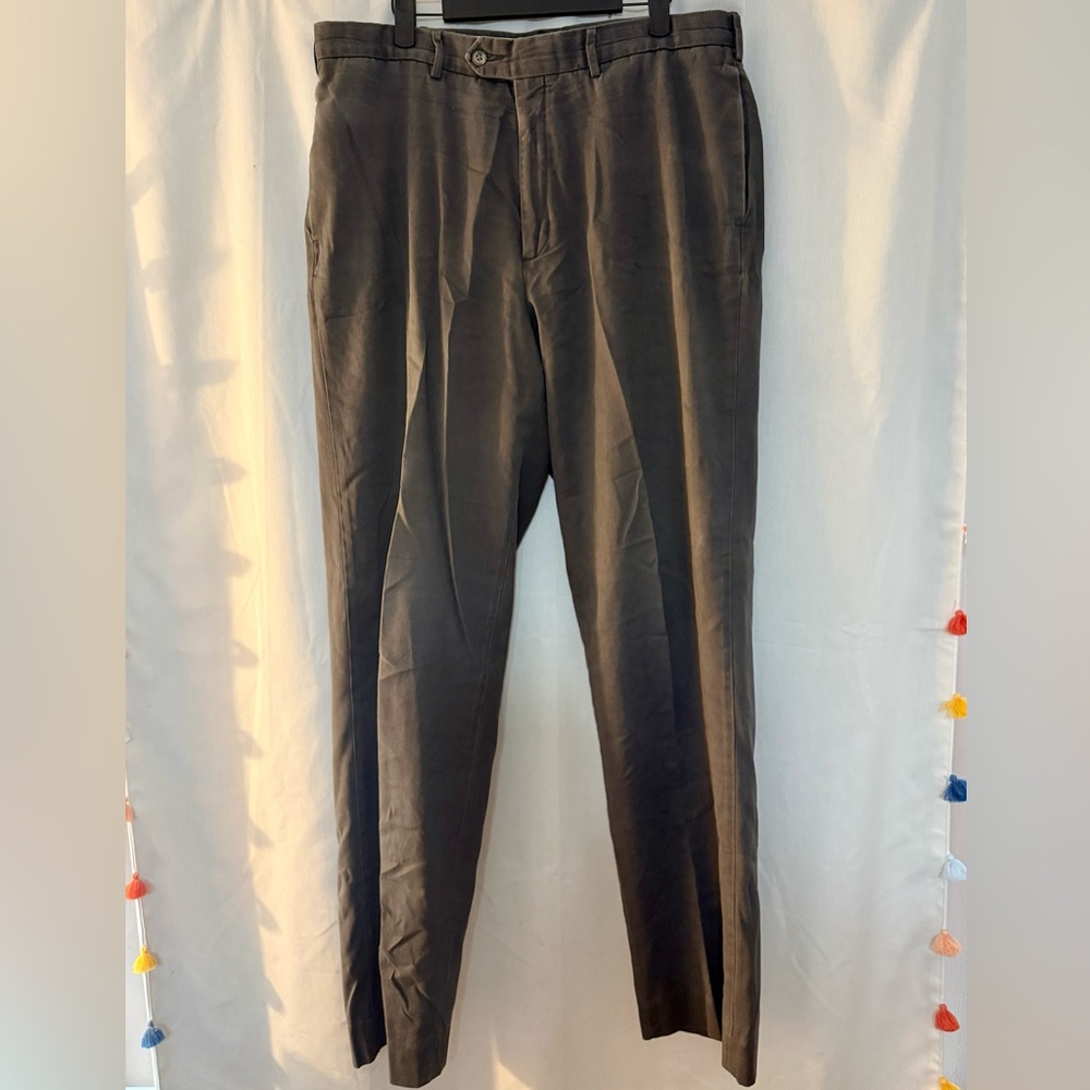 Roundtree & Yorke Men's Dark Gray Chinos Relaxed Fit